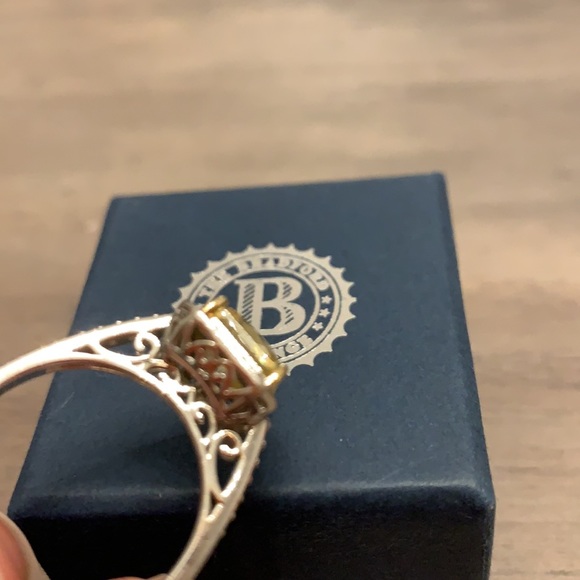 Bradford exchange canary princess halo ring - Picture 12 of 12